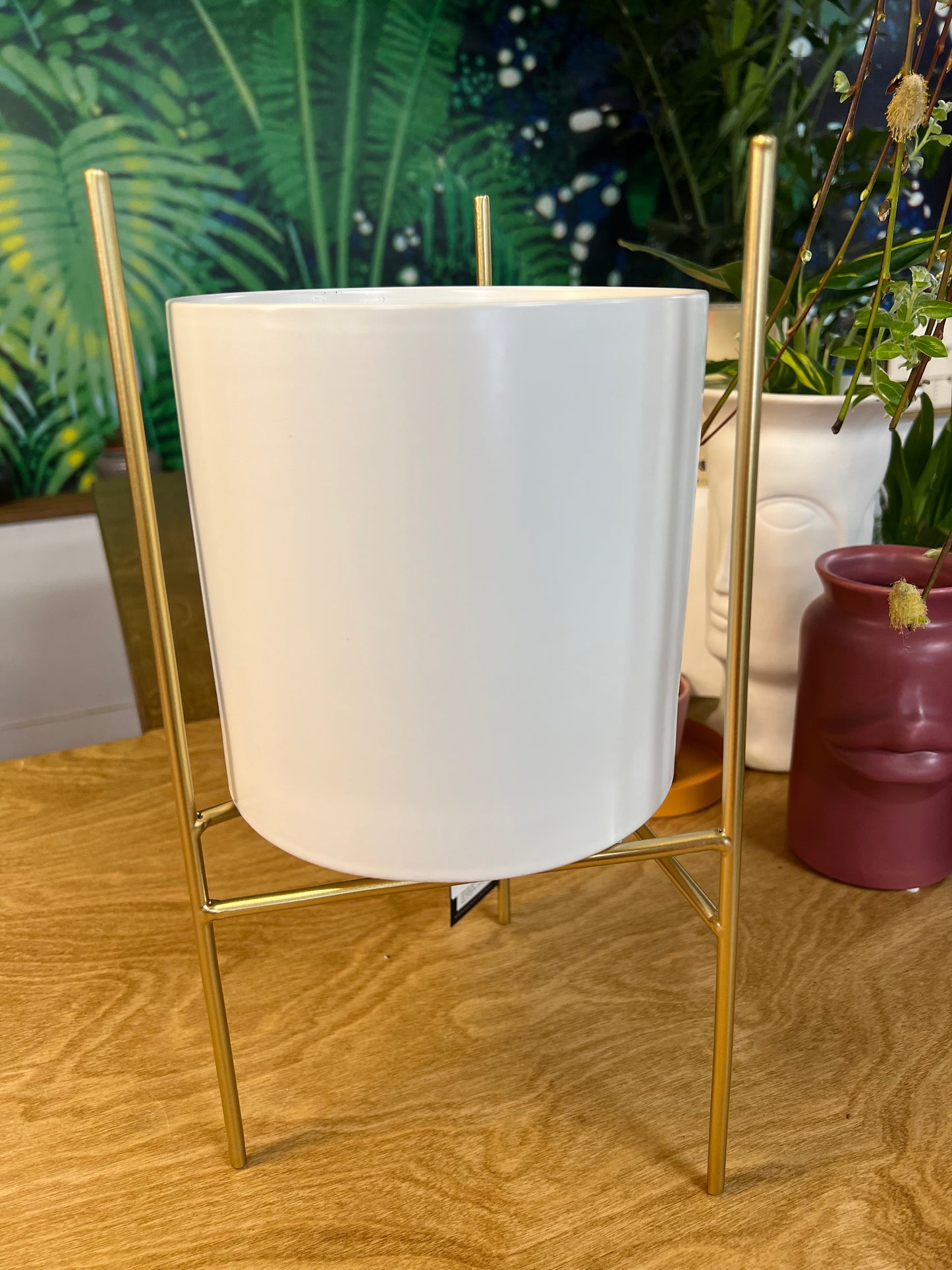 Oslo Gold Stand