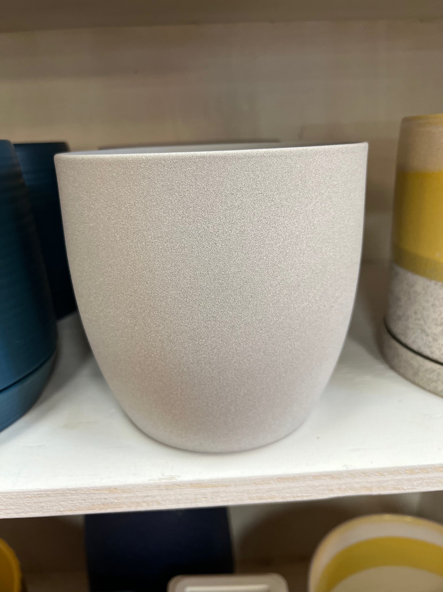 Cache pot Basel Stone Gris Pâle